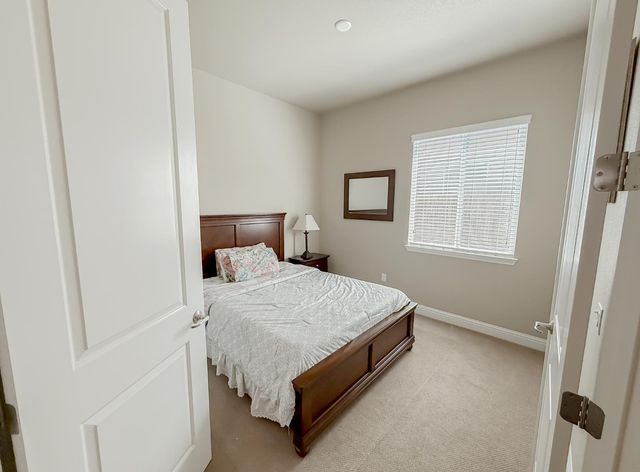 2144 Arlington Dr, Roseville, CA 95747