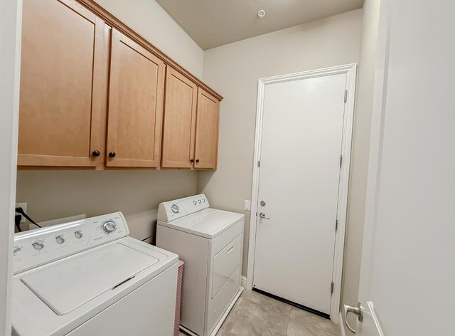 2144 Arlington Dr, Roseville, CA 95747