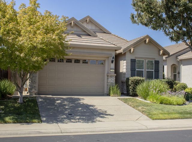 2144 Arlington Dr, Roseville, CA 95747