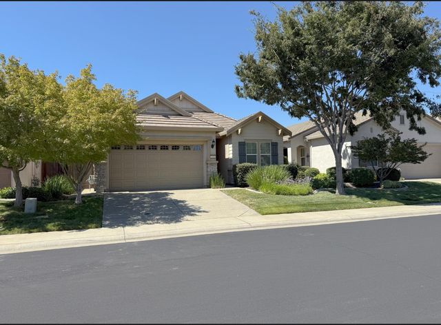 2144 Arlington Dr, Roseville, CA 95747