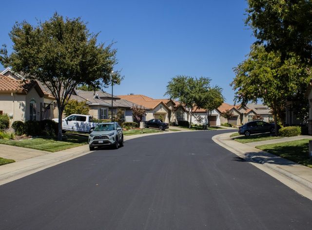 2144 Arlington Dr, Roseville, CA 95747
