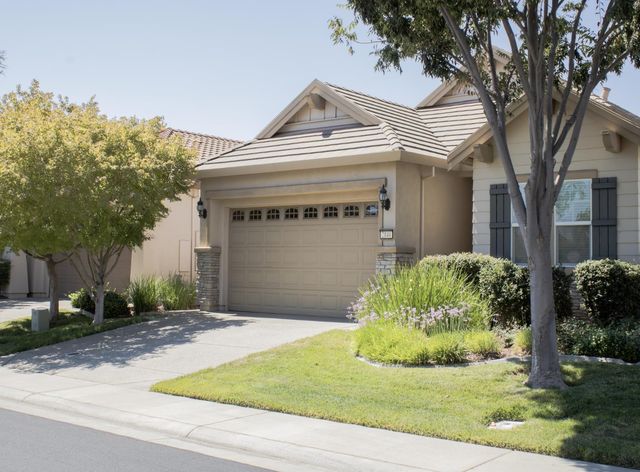 2144 Arlington Dr, Roseville, CA 95747