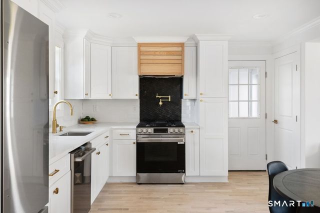 181 Eastern Parkway, Milford, CT 06460