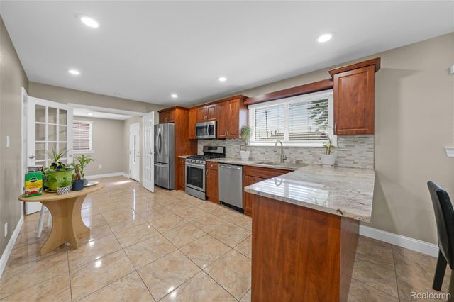 1721 Westbrook Drive, Madison Heights, MI 48071