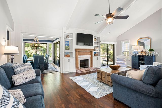 6 Possum Ln, Hilton Head Island, SC 29928