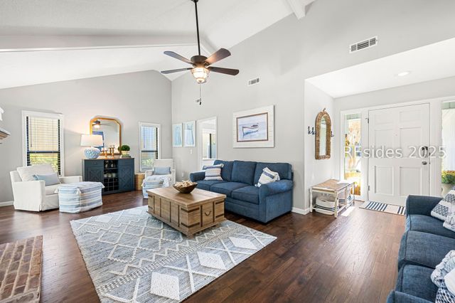 6 Possum Ln, Hilton Head Island, SC 29928