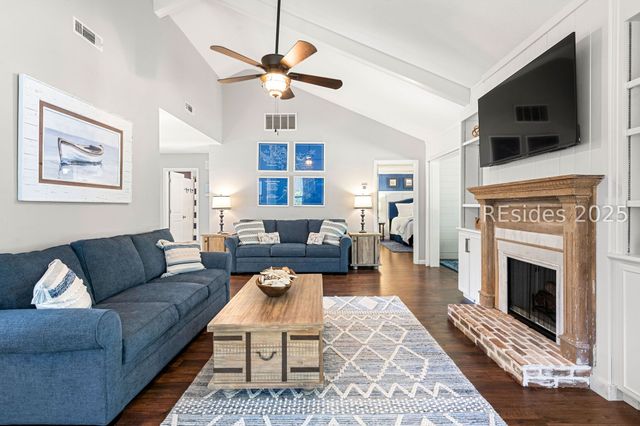 6 Possum Ln, Hilton Head Island, SC 29928