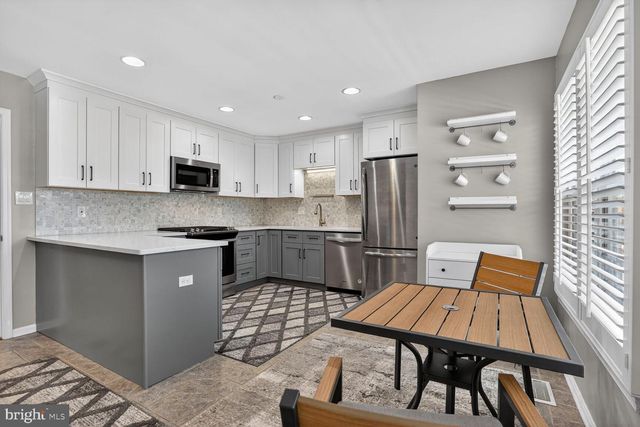 21049 SEMBLANCE DR, Sterling, VA 20164