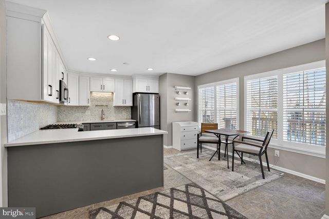 21049 SEMBLANCE DR, Sterling, VA 20164