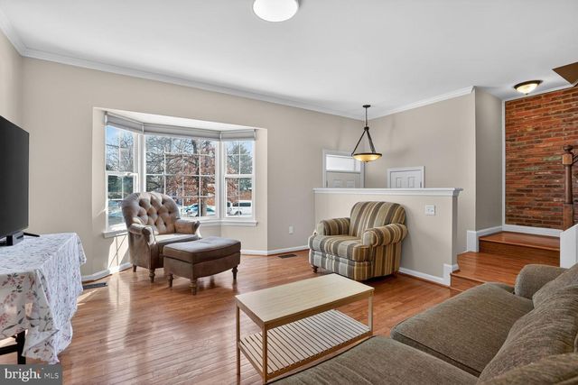 21049 SEMBLANCE DR, Sterling, VA 20164