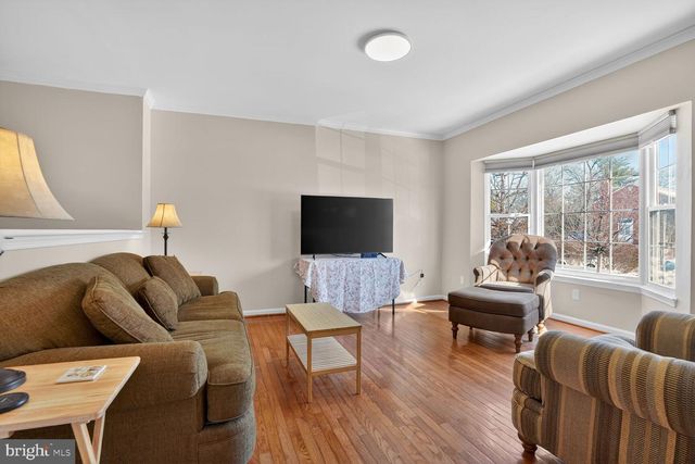 21049 SEMBLANCE DR, Sterling, VA 20164