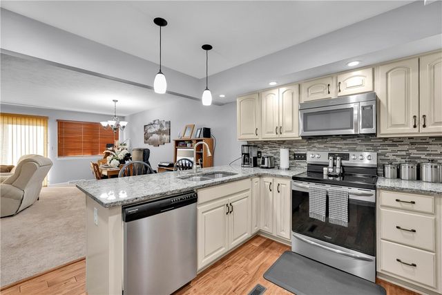 306 Acre Ave, City Of But Sw, PA 16001