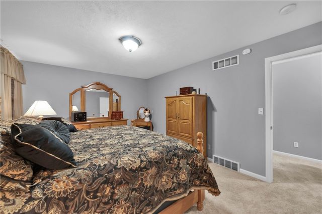 306 Acre Ave, City Of But Sw, PA 16001