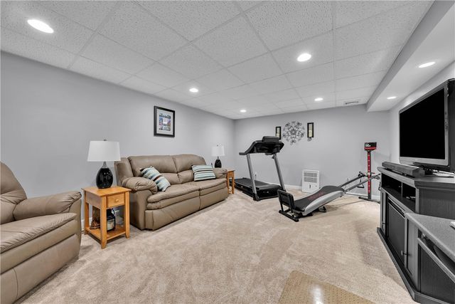 306 Acre Ave, City Of But Sw, PA 16001