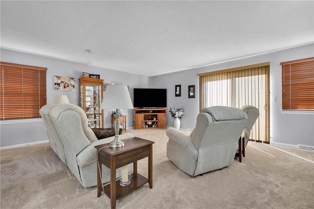 306 Acre Ave, City Of But Sw, PA 16001