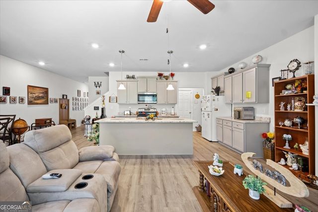 7503 Knoll Hollow Road, Lithonia, GA 30058