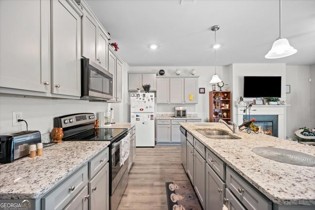 7503 Knoll Hollow Road, Lithonia, GA 30058