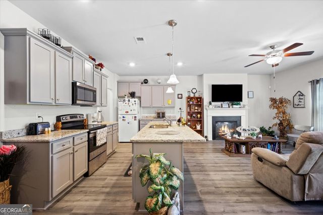 7503 Knoll Hollow Road, Lithonia, GA 30058