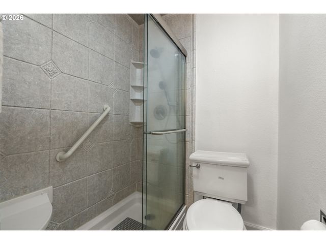 20050 SNOWDROP Ct 1, West Linn, OR 97068