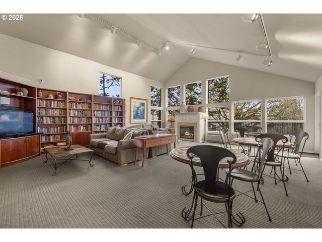 20050 SNOWDROP Ct 1, West Linn, OR 97068