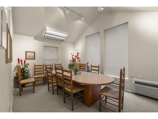 20050 SNOWDROP Ct 1, West Linn, OR 97068