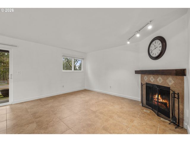 20050 SNOWDROP Ct 1, West Linn, OR 97068