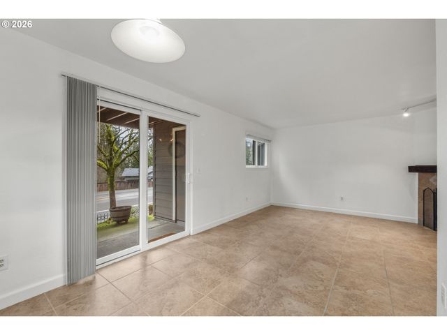 20050 SNOWDROP Ct 1, West Linn, OR 97068