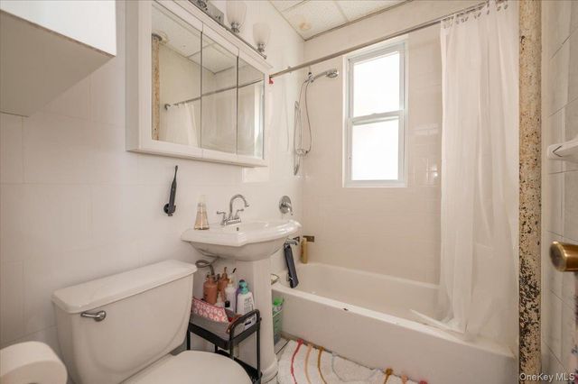 2882 Miles Avenue, Bronx, NY 10465