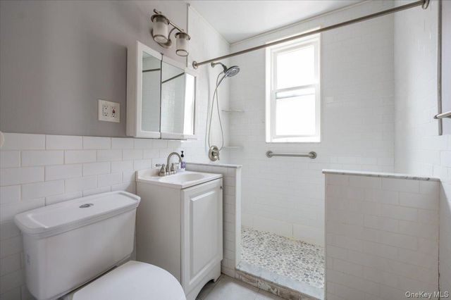 2882 Miles Avenue, Bronx, NY 10465