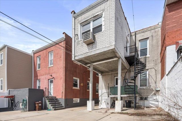 2882 Miles Avenue, Bronx, NY 10465
