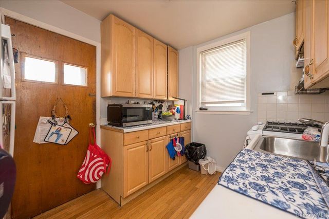 2882 Miles Avenue, Bronx, NY 10465