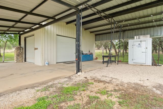 5632 FM 2828, Bandera, TX 78003