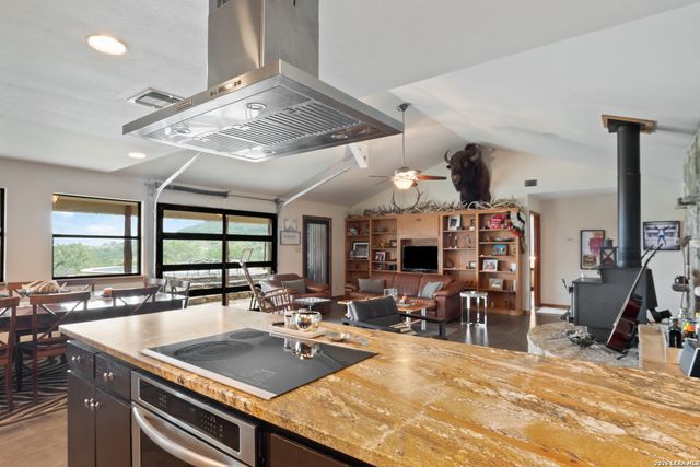 5632 FM 2828, Bandera, TX 78003