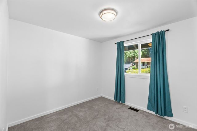 7008 Parkdale Drive NW, Bremerton, WA 98311