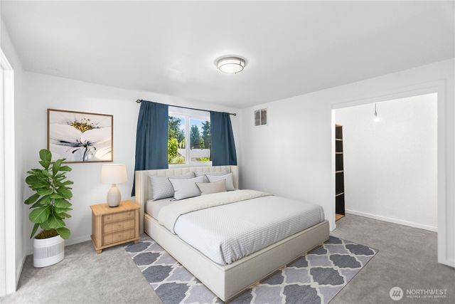 7008 Parkdale Drive NW, Bremerton, WA 98311