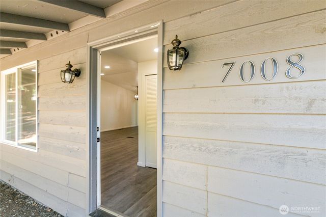 7008 Parkdale Drive NW, Bremerton, WA 98311