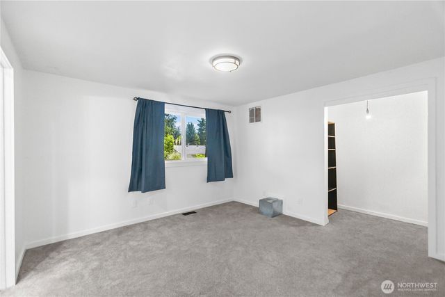 7008 Parkdale Drive NW, Bremerton, WA 98311