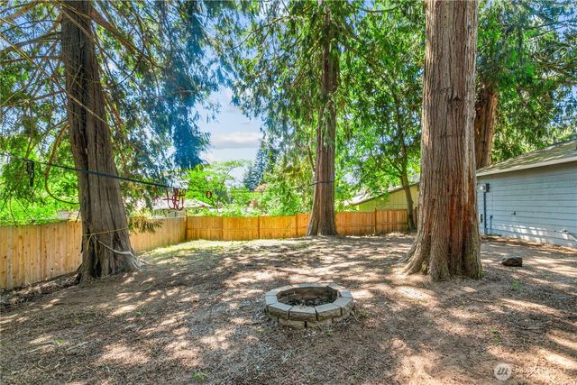 7008 Parkdale Drive NW, Bremerton, WA 98311