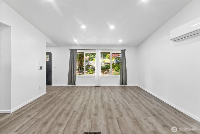 7008 Parkdale Drive NW, Bremerton, WA 98311