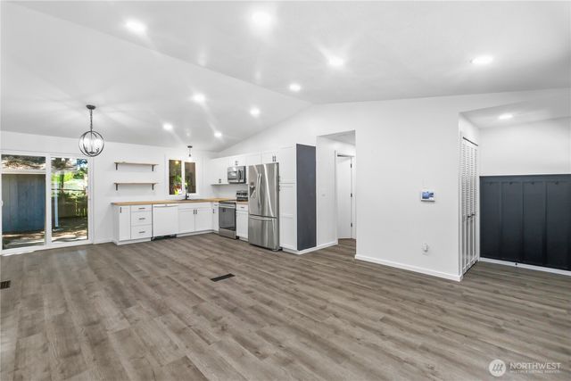 7008 Parkdale Drive NW, Bremerton, WA 98311