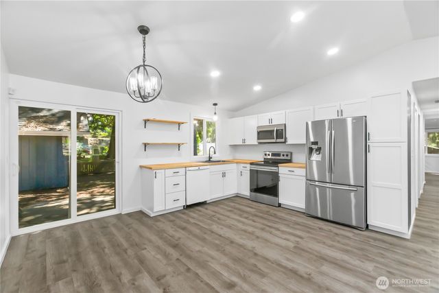 7008 Parkdale Drive NW, Bremerton, WA 98311