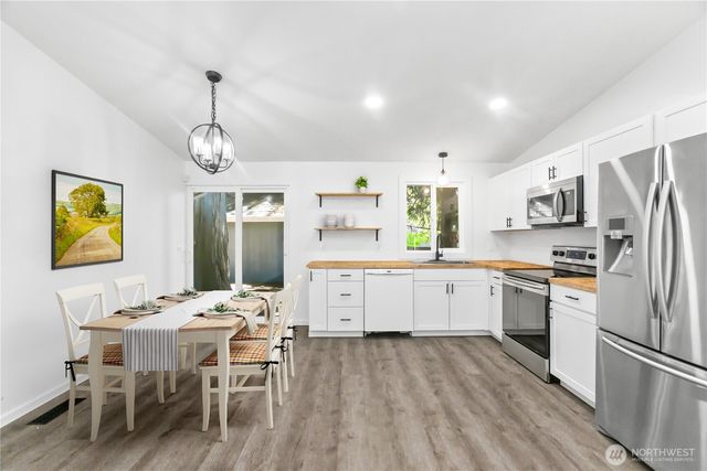 7008 Parkdale Drive NW, Bremerton, WA 98311