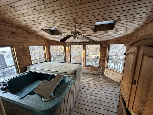 17624 W West View LANE, New Berlin, WI 53151