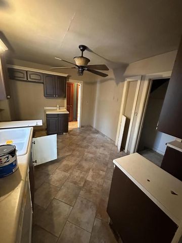 17624 W West View LANE, New Berlin, WI 53151