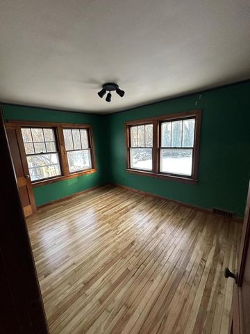 17624 W West View LANE, New Berlin, WI 53151