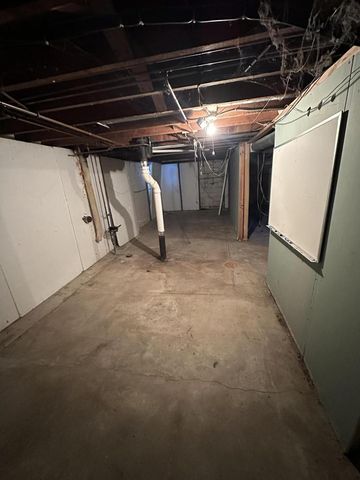 17624 W West View LANE, New Berlin, WI 53151