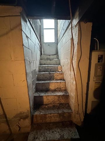 17624 W West View LANE, New Berlin, WI 53151