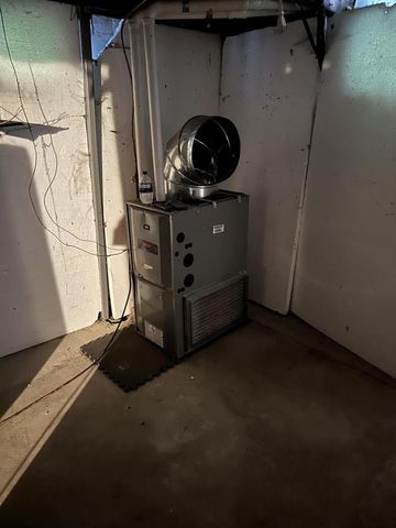 17624 W West View LANE, New Berlin, WI 53151