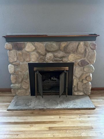 17624 W West View LANE, New Berlin, WI 53151