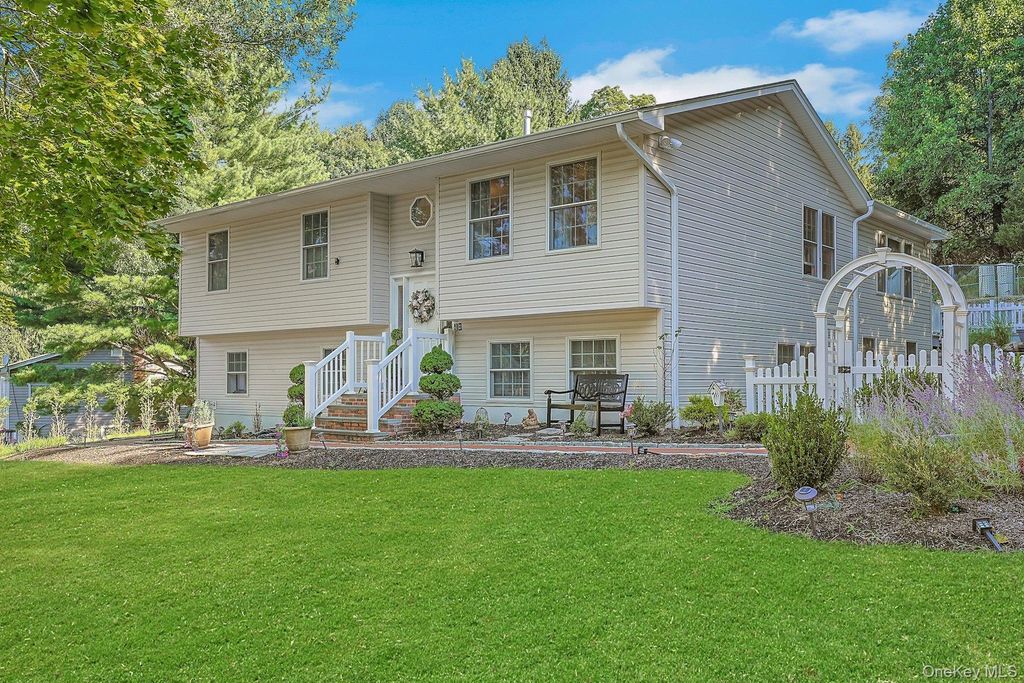 16 Annette Lane, Suffern, NY 10901 — photo 2